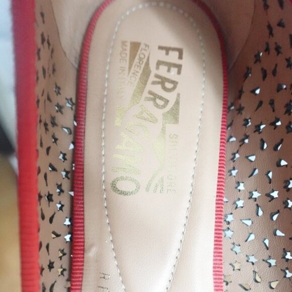 Salvatore Ferragamo Italy Tooled Floral Patent Leather Varina Bow Ballet Flats - Picture 6 of 16